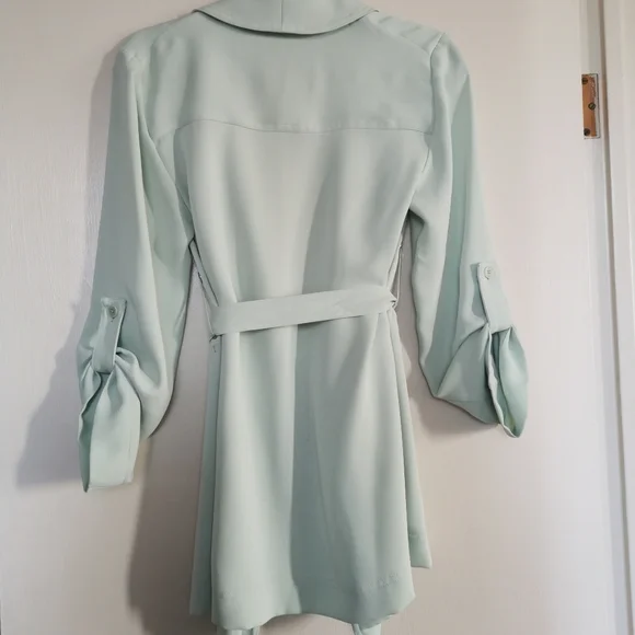 Babaton Mid Kahlo Robe - Picture 6 of 8